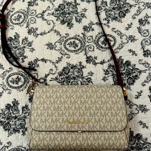 Michael Kors crossbody. Very good used condition.